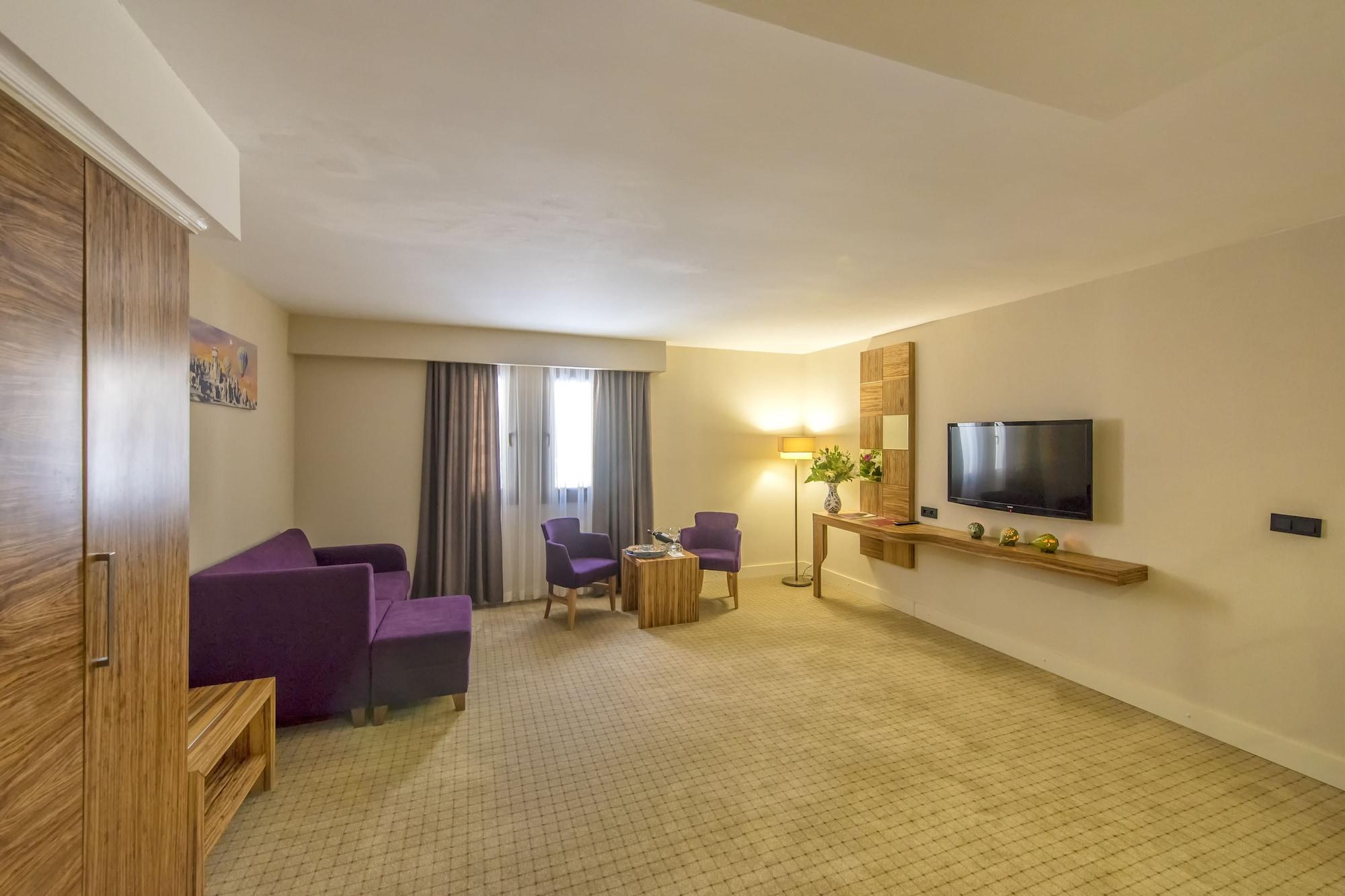 Ramada By Wyndham Cappadocia Hotel Ortahisar Ngoại thất bức ảnh