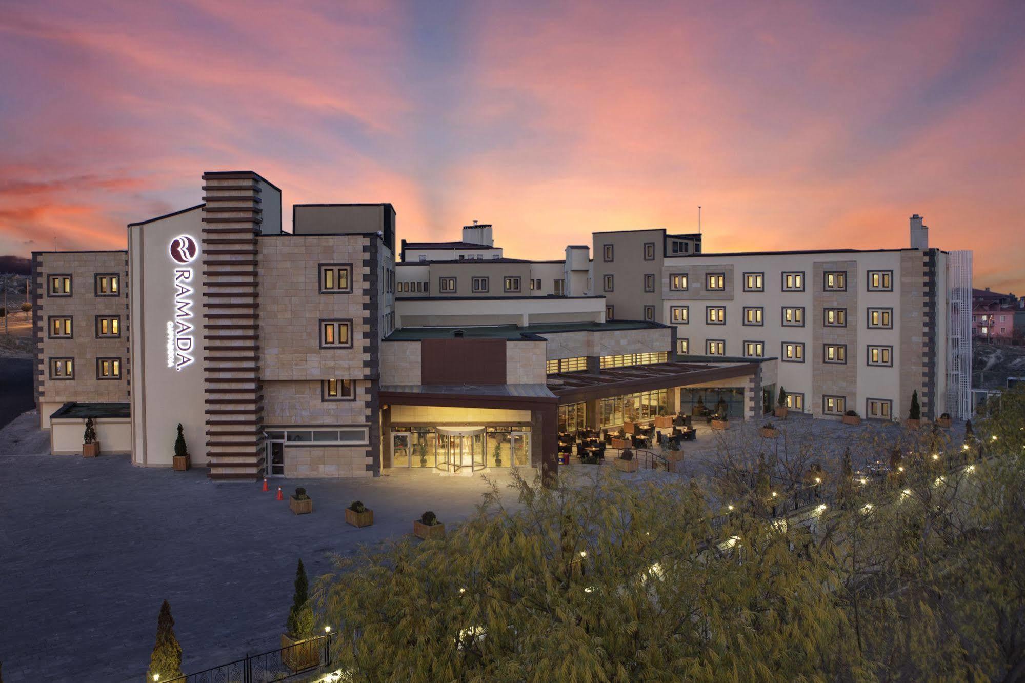 Ramada By Wyndham Cappadocia Hotel Ortahisar Ngoại thất bức ảnh