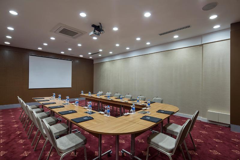 Ramada By Wyndham Cappadocia Hotel Ortahisar Ngoại thất bức ảnh